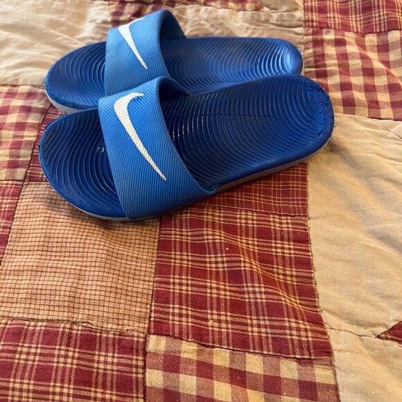 Nike Boys Size 12 - Picture 4 of 5